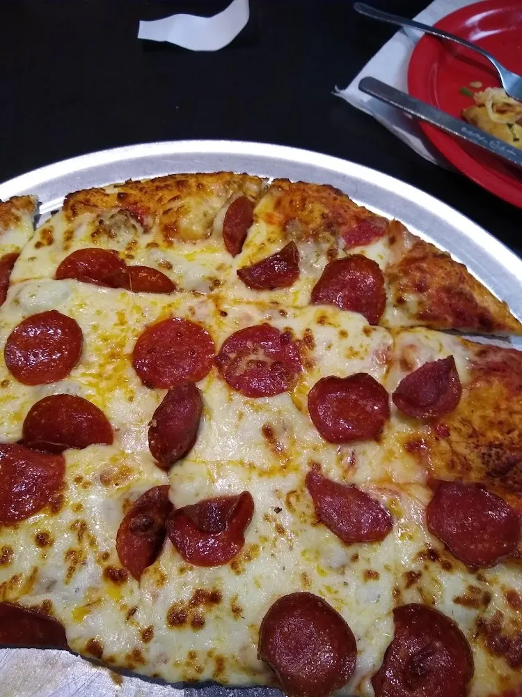 Hand Tossed Pepperoni Pizza